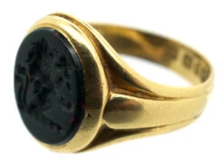 Victorian 18ct Gold & Bloodstone Carved Intaglio Of A Lion Signet Ring 19 Victorian 18ct Gold & Bloodstone Carved Intaglio Of A Lion Signet Ring -Antique Jewellery Company DSC01508