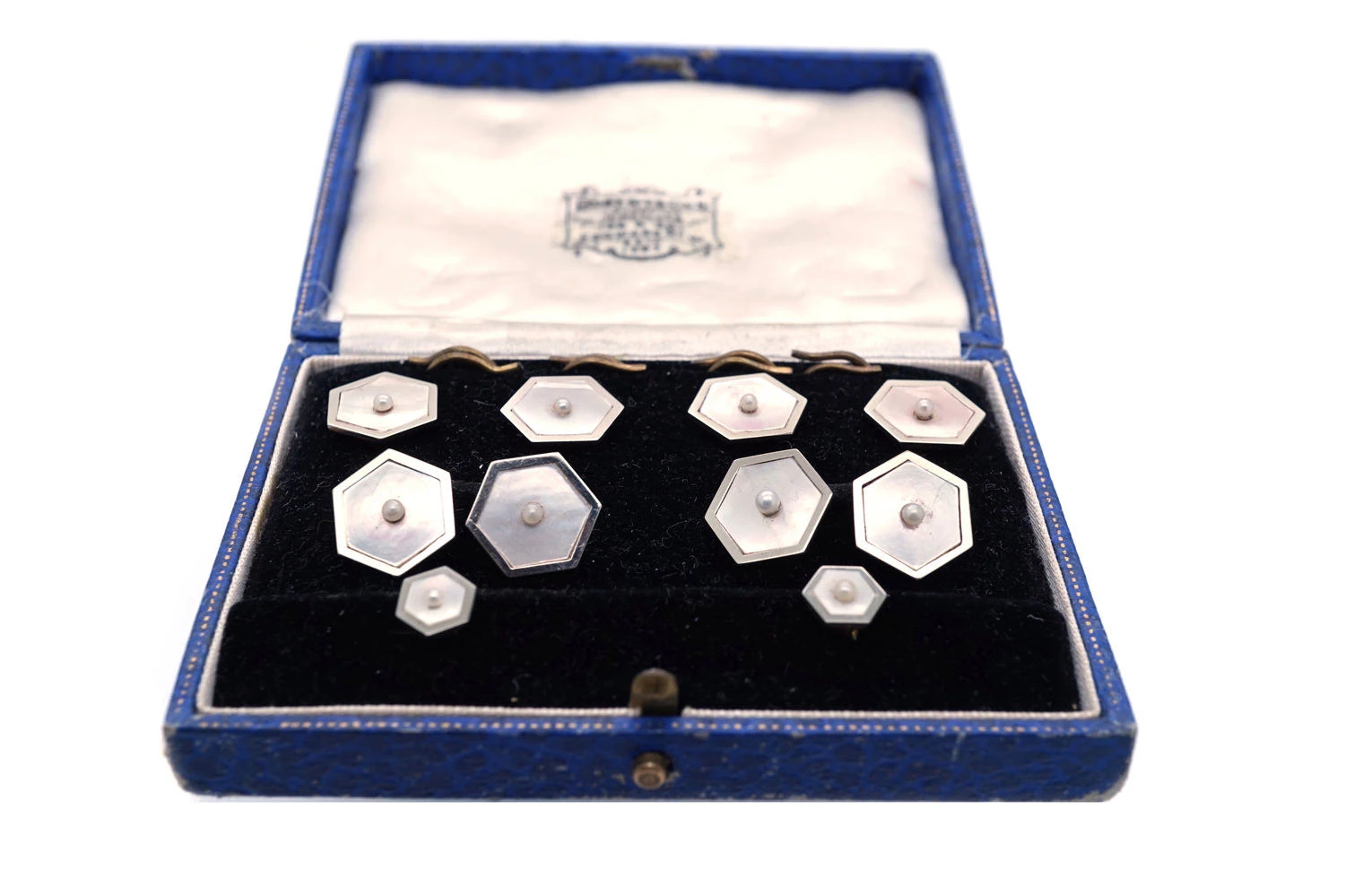 18ct & 9ct Gold, Mother Of Pearl & Natural Pearl Art Deco Dress Set 4 18ct & 9ct Gold, Mother Of Pearl & Natural Pearl Art Deco Dress Set - Image 2