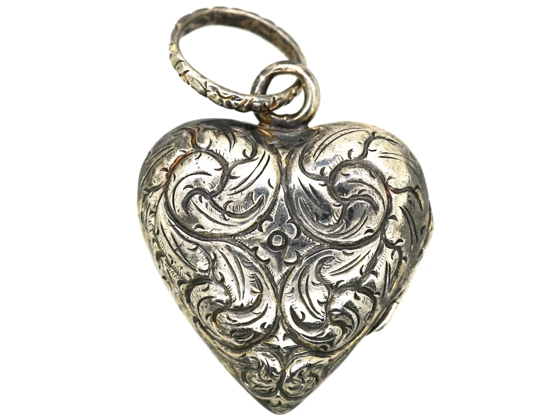 Georgian Silver Heart Shaped Pendant With Vinaigrette Inside 3 Georgian Silver Heart Shaped Pendant With Vinaigrette Inside