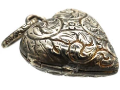 Georgian Silver Heart Shaped Pendant With Vinaigrette Inside 8 Georgian Silver Heart Shaped Pendant With Vinaigrette Inside -Antique Jewellery Company DSC01607