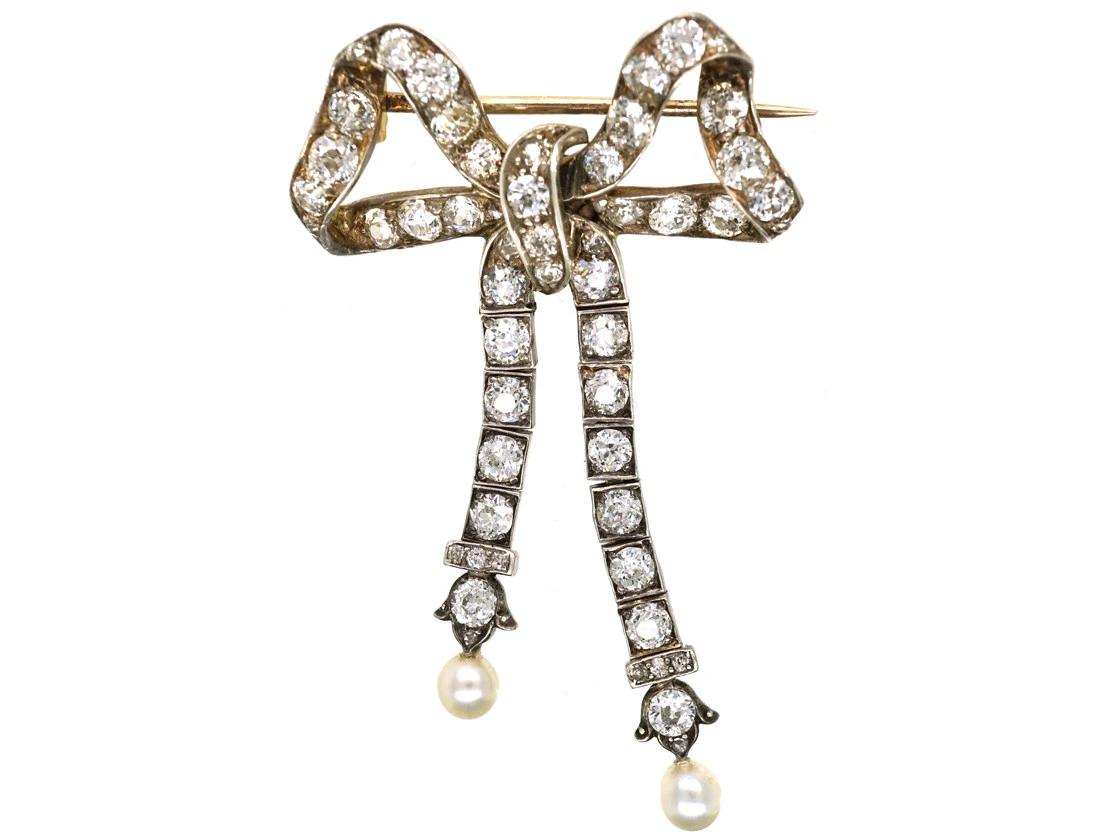 Edwardian Articulated Bow Brooch Set With Diamonds & Natural Pearls 3 Edwardian Articulated Bow Brooch Set With Diamonds & Natural Pearls