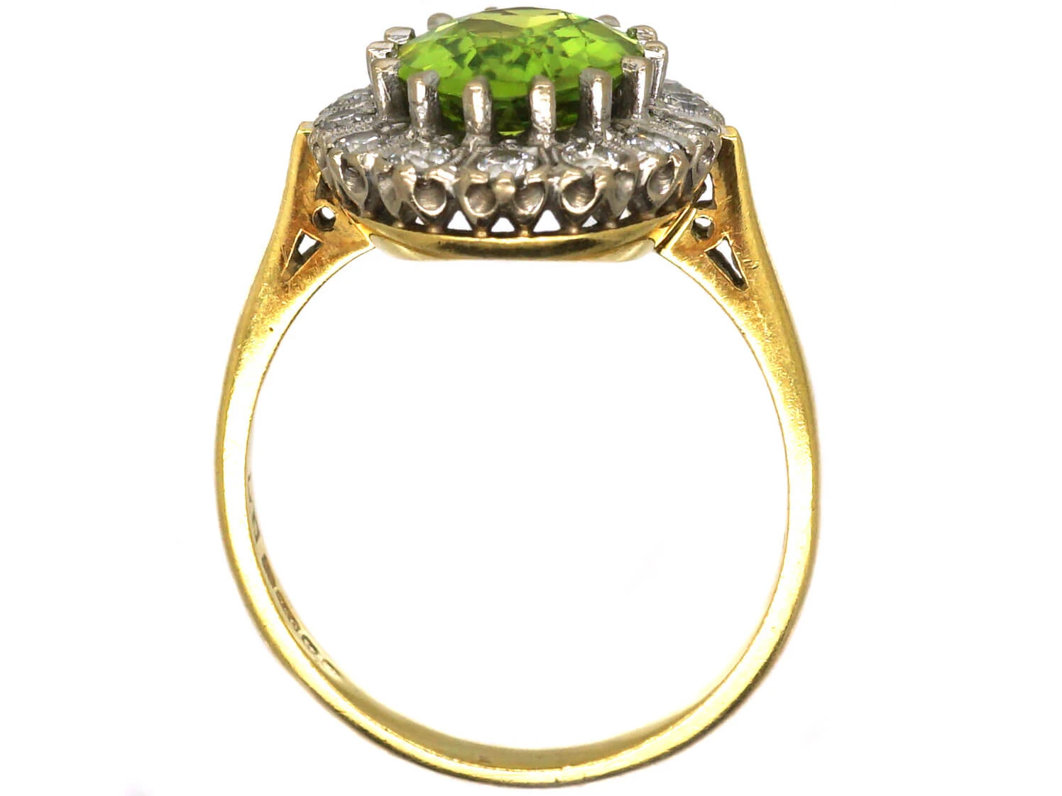 18ct Gold Cluster Ring Set With A Peridot Surrounded By Diamonds 4 18ct Gold Cluster Ring Set With A Peridot Surrounded By Diamonds - Image 2
