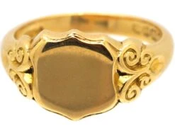 Victorian 18ct Gold Signet Ring 17 Victorian 18ct Gold Signet Ring -Antique Jewellery Company DSC01858 scaled 1