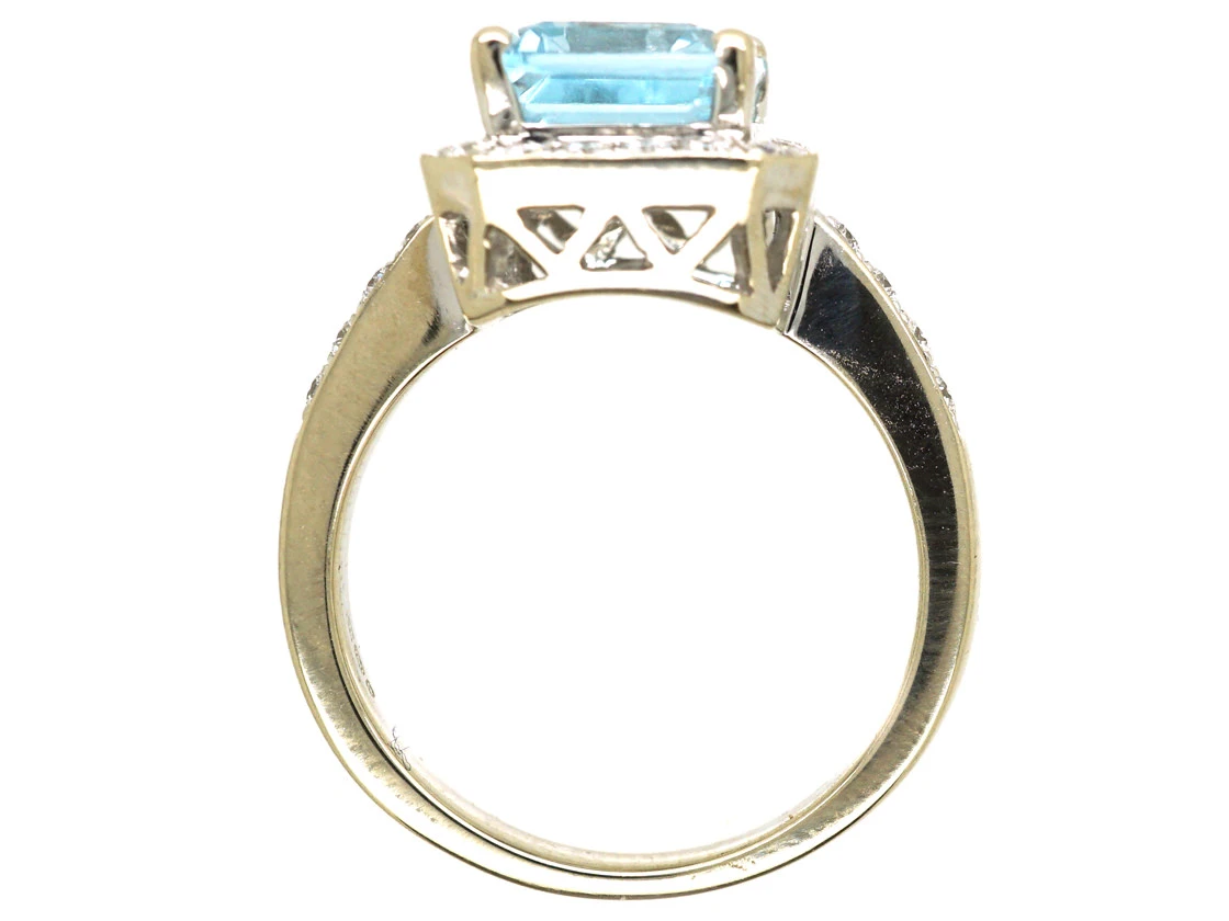 18ct White Gold, Aquamarine & Diamond Rectangular Ring With Diamond Set Shoulders 7 18ct White Gold, Aquamarine & Diamond Rectangular Ring With Diamond Set Shoulders - Image 5