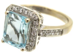 18ct White Gold, Aquamarine & Diamond Rectangular Ring With Diamond Set Shoulders 17 18ct White Gold, Aquamarine & Diamond Rectangular Ring With Diamond Set Shoulders -Antique Jewellery Company DSC01916