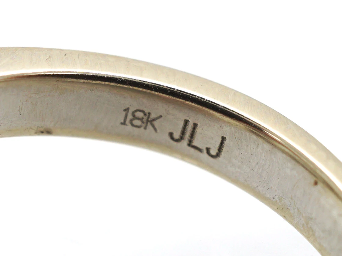 18ct White Gold, Aquamarine & Diamond Rectangular Ring With Diamond Set Shoulders 9 18ct White Gold, Aquamarine & Diamond Rectangular Ring With Diamond Set Shoulders - Image 7