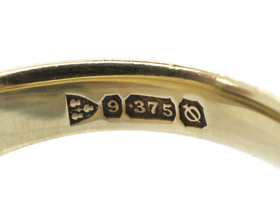 9ct Gold Plain Signet Ring 4 9ct Gold Plain Signet Ring - Image 2