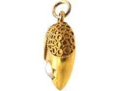 Victorian 15ct Gold Heart Pendant Set With A Natural Split Pearl 6 Victorian 15ct Gold Heart Pendant Set With A Natural Split Pearl -Antique Jewellery Company DSC01986 scaled 1