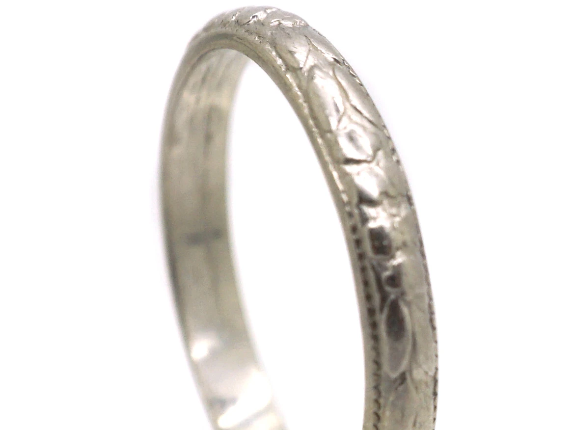 Early 20th Century Platinum Wedding Ring With Orange Blossom & Laurel Leaf Detail 6 Early 20th Century Platinum Wedding Ring With Orange Blossom & Laurel Leaf Detail - Image 4