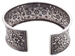 Silver Pierced Work Flower Design Bangle 9 Silver Pierced Work Flower Design Bangle -Antique Jewellery Company DSC02446