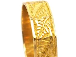 Victorian 18ct Gold Faceted Wedding Ring With Fern Motif -Antique Jewellery Company DSC02735 scaled 1