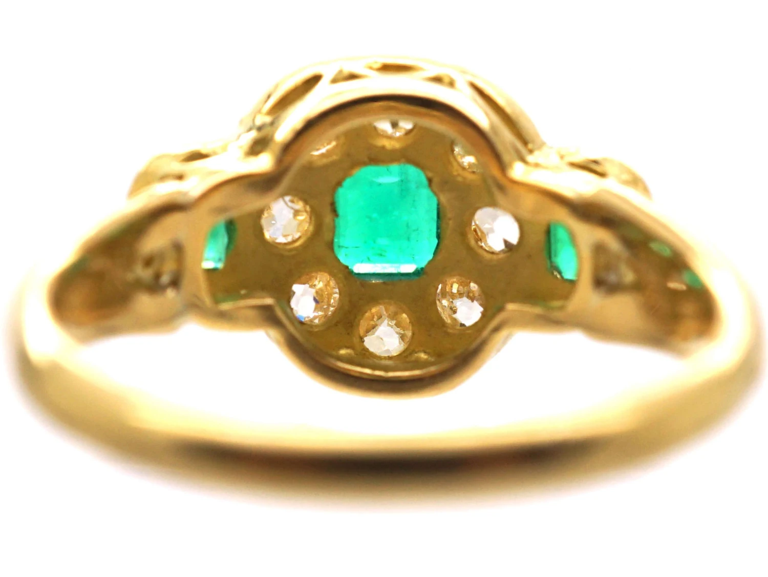 Victorian 18ct Gold, Emerald & Diamond Cluster Ring With An Emerald On Each Side 6 Victorian 18ct Gold, Emerald & Diamond Cluster Ring With An Emerald On Each Side - Image 4