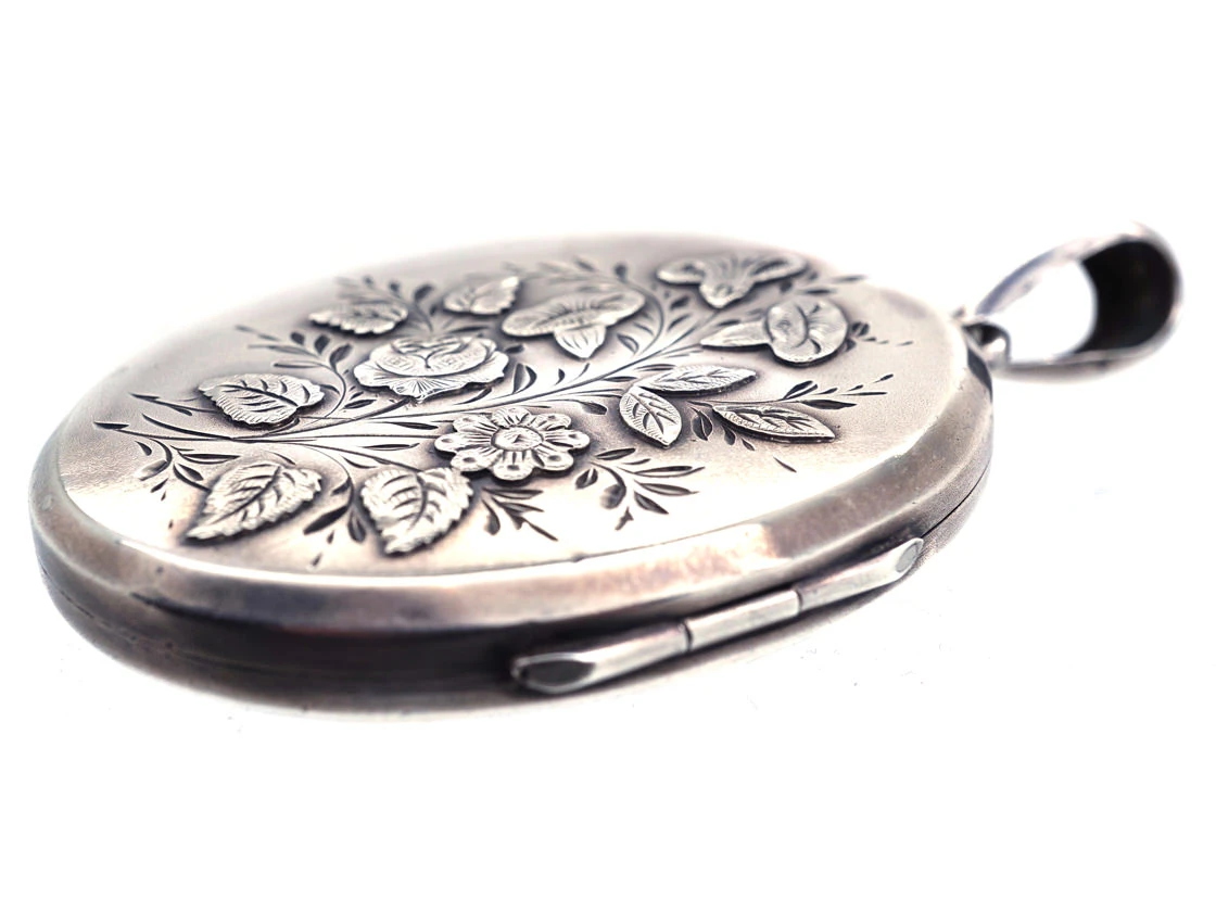 Victorian Silver Oval Locket With Bouquet Of Flowers Design 6 Victorian Silver Oval Locket With Bouquet Of Flowers Design - Image 4