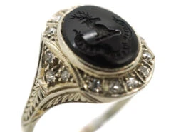 Art Deco 18ct White Gold Signet Ring With Onyx Crest Intaglio -Antique Jewellery Company DSC02996