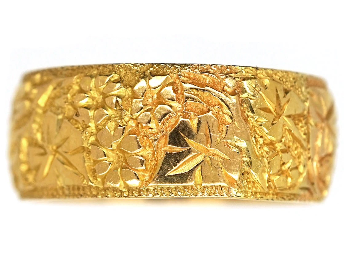 18ct Gold Wedding Band With Ivy Leaf Decoration 3 18ct Gold Wedding Band With Ivy Leaf Decoration