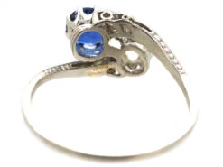Art Deco 18ct White Gold, Sapphire & Diamond Crossover Ring -Antique Jewellery Company DSC03147