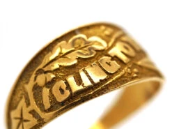 Victorian 18ct Gold Wedding Band With ‘I Cling To Thee’ Within Oak & Ivy Leaves 15 Victorian 18ct Gold Wedding Band With ‘I Cling To Thee’ Within Oak & Ivy Leaves -Antique Jewellery Company DSC03176