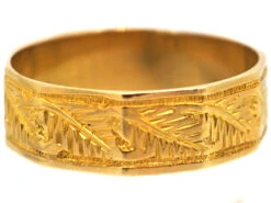 Victorian 18ct Gold Faceted Wedding Ring With Fern Motif -Antique Jewellery Company DSC03451