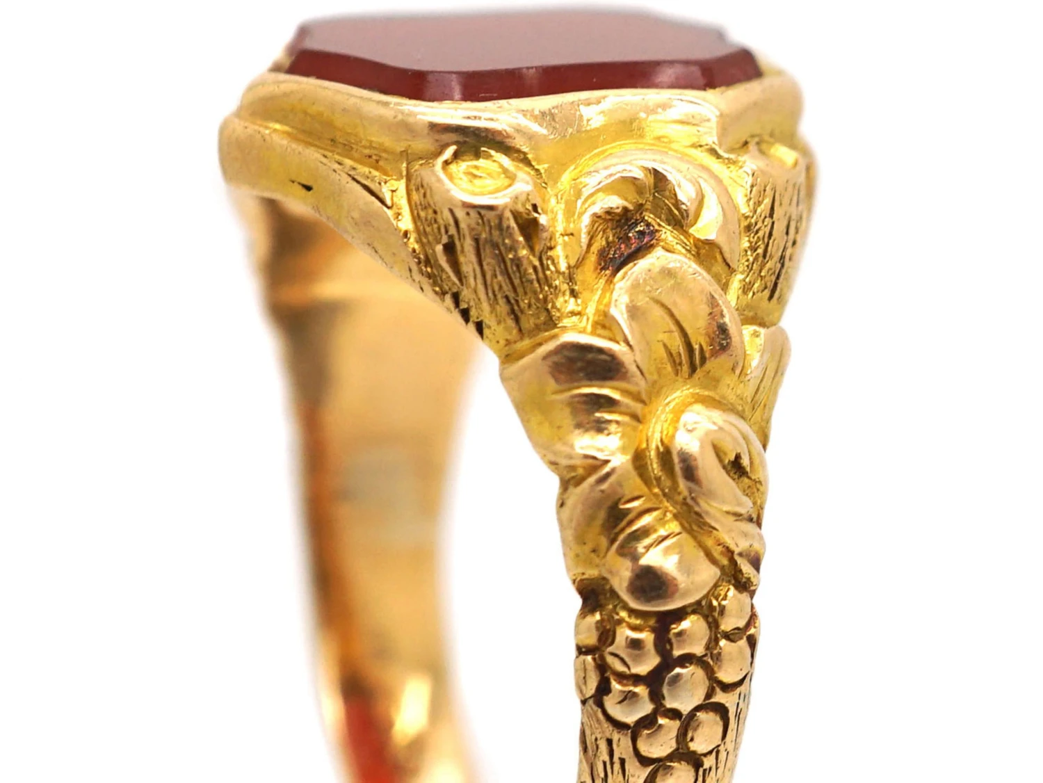 Victorian 15ct Gold & Carnelian Shield Shaped Signet Ring 4 Victorian 15ct Gold & Carnelian Shield Shaped Signet Ring - Image 2