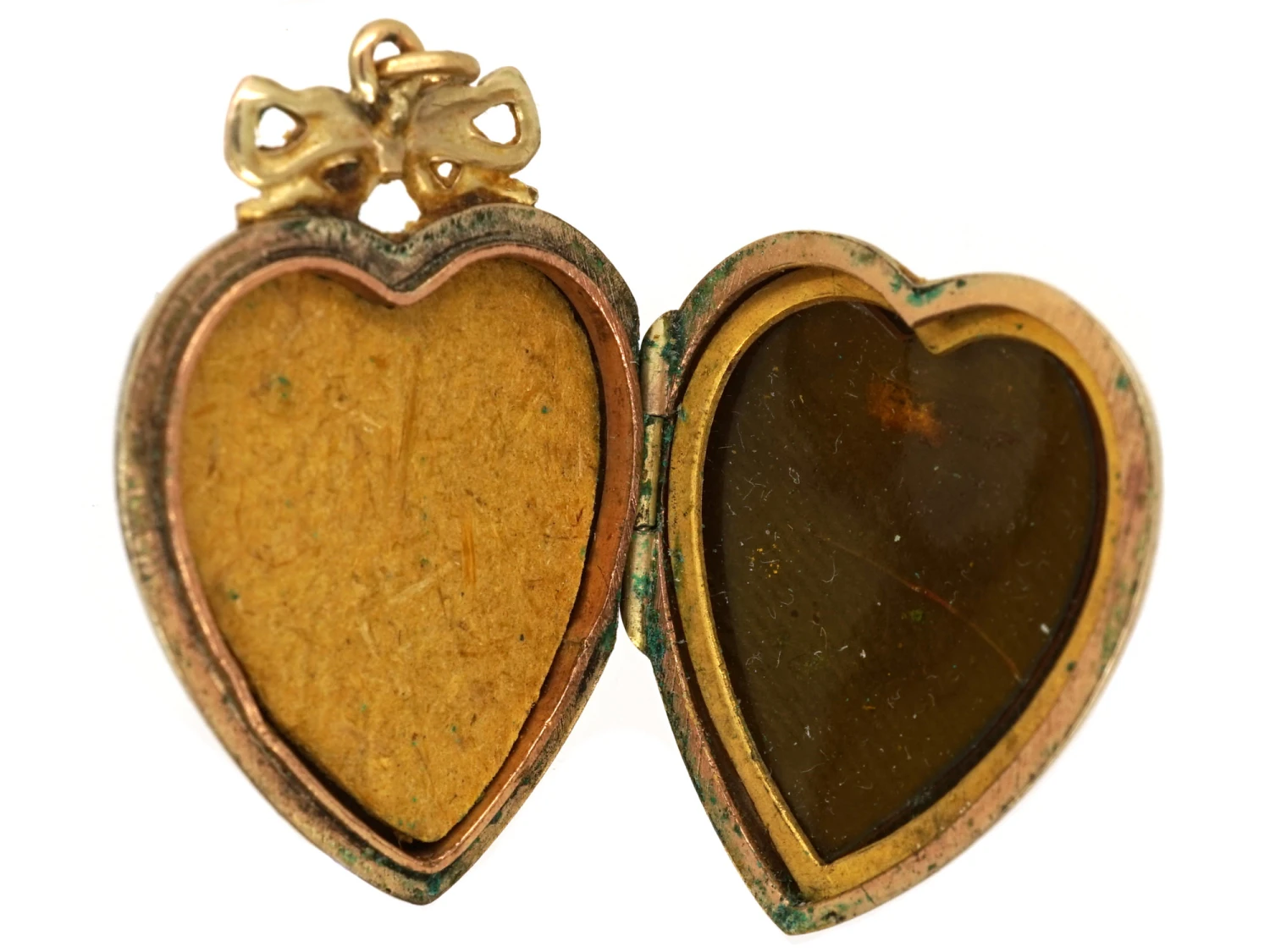 Edwardian 9ct Gold Heart Locket Set With A Rose Diamond 5 Edwardian 9ct Gold Heart Locket Set With A Rose Diamond - Image 3