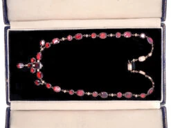 Edwardian Flat Cut Almandine Garnet, Pearl & Gold Necklace In Original Case 19 Edwardian Flat Cut Almandine Garnet, Pearl & Gold Necklace In Original Case -Antique Jewellery Company DSC04646