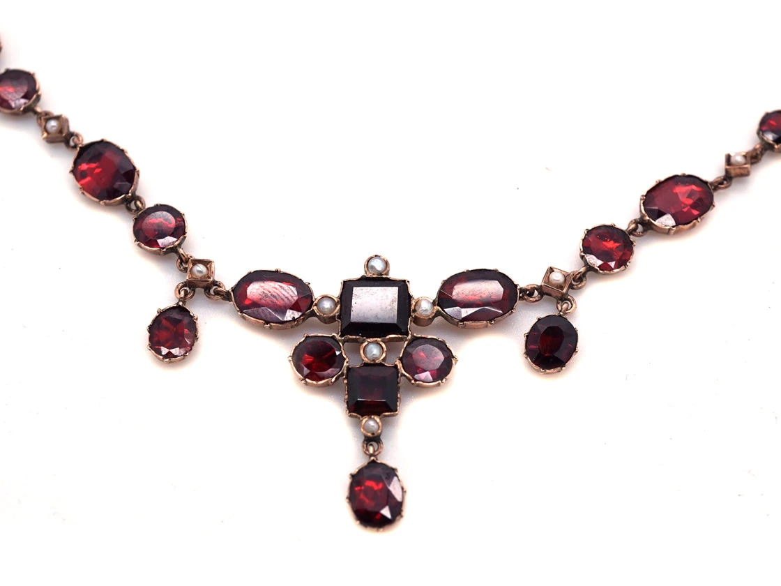 Edwardian Flat Cut Almandine Garnet, Pearl & Gold Necklace In Original Case 6 Edwardian Flat Cut Almandine Garnet, Pearl & Gold Necklace In Original Case - Image 4