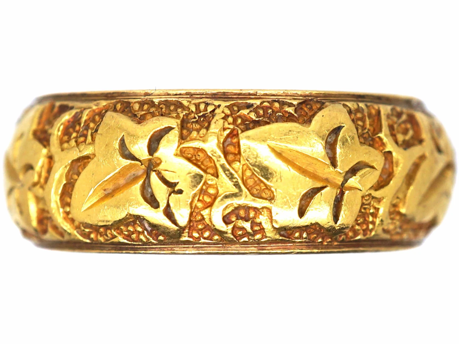 18ct Gold Wedding Ring With Ivy Leaf Detail 3 18ct Gold Wedding Ring With Ivy Leaf Detail