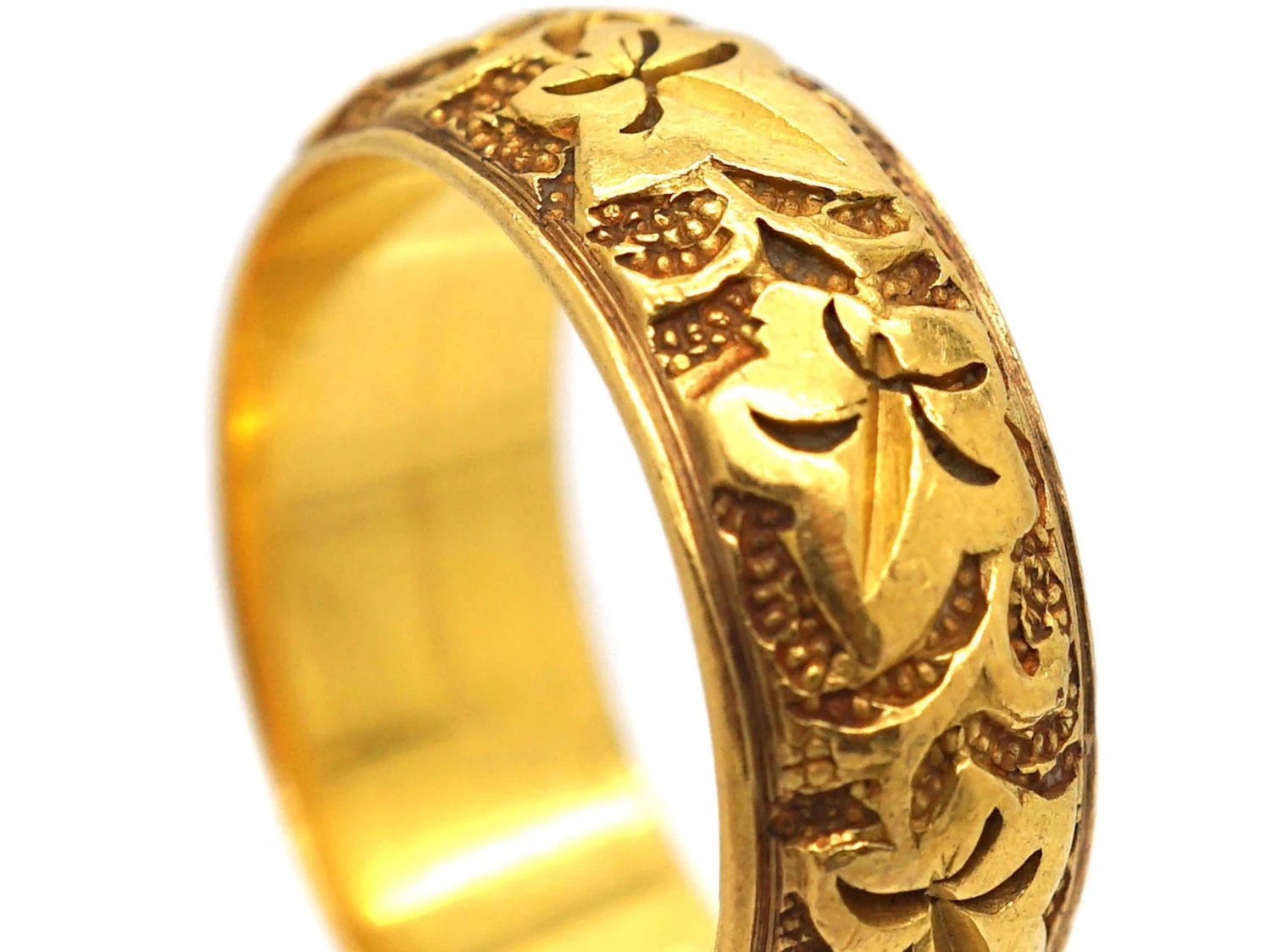 18ct Gold Wedding Ring With Ivy Leaf Detail 4 18ct Gold Wedding Ring With Ivy Leaf Detail - Image 2