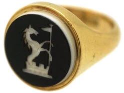 Edwardian 18ct Gold Signet Ring With Onyx Intaglio Of A Rearing Horse With Flag -Antique Jewellery Company DSC04788 1