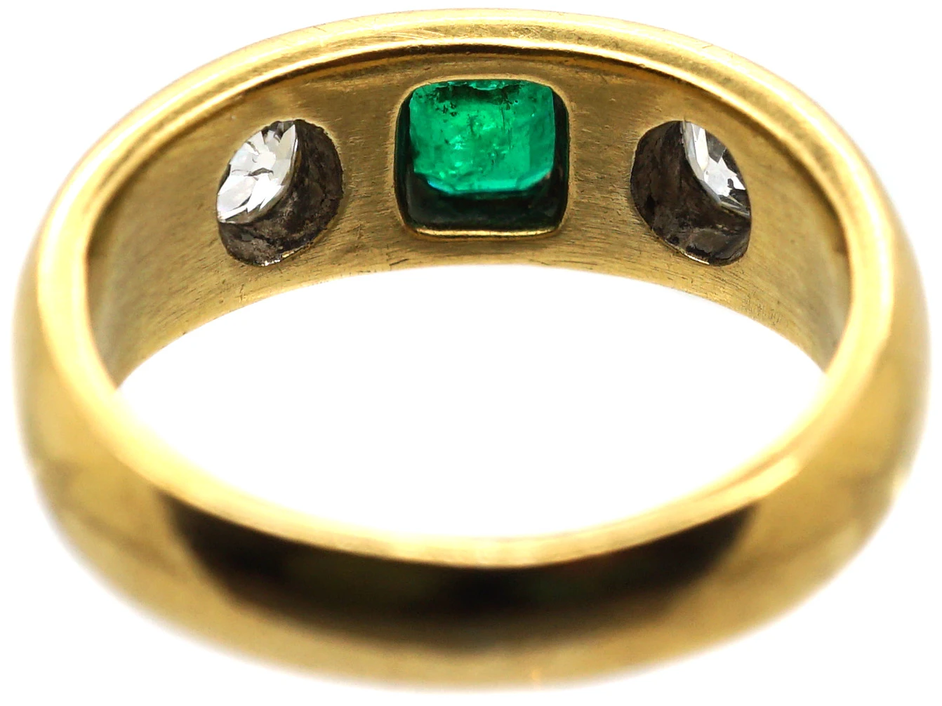 Edwardian 18ct Gold, Emerald & Diamond Three Stone Rub Over Set Ring 6 Edwardian 18ct Gold, Emerald & Diamond Three Stone Rub Over Set Ring - Image 4