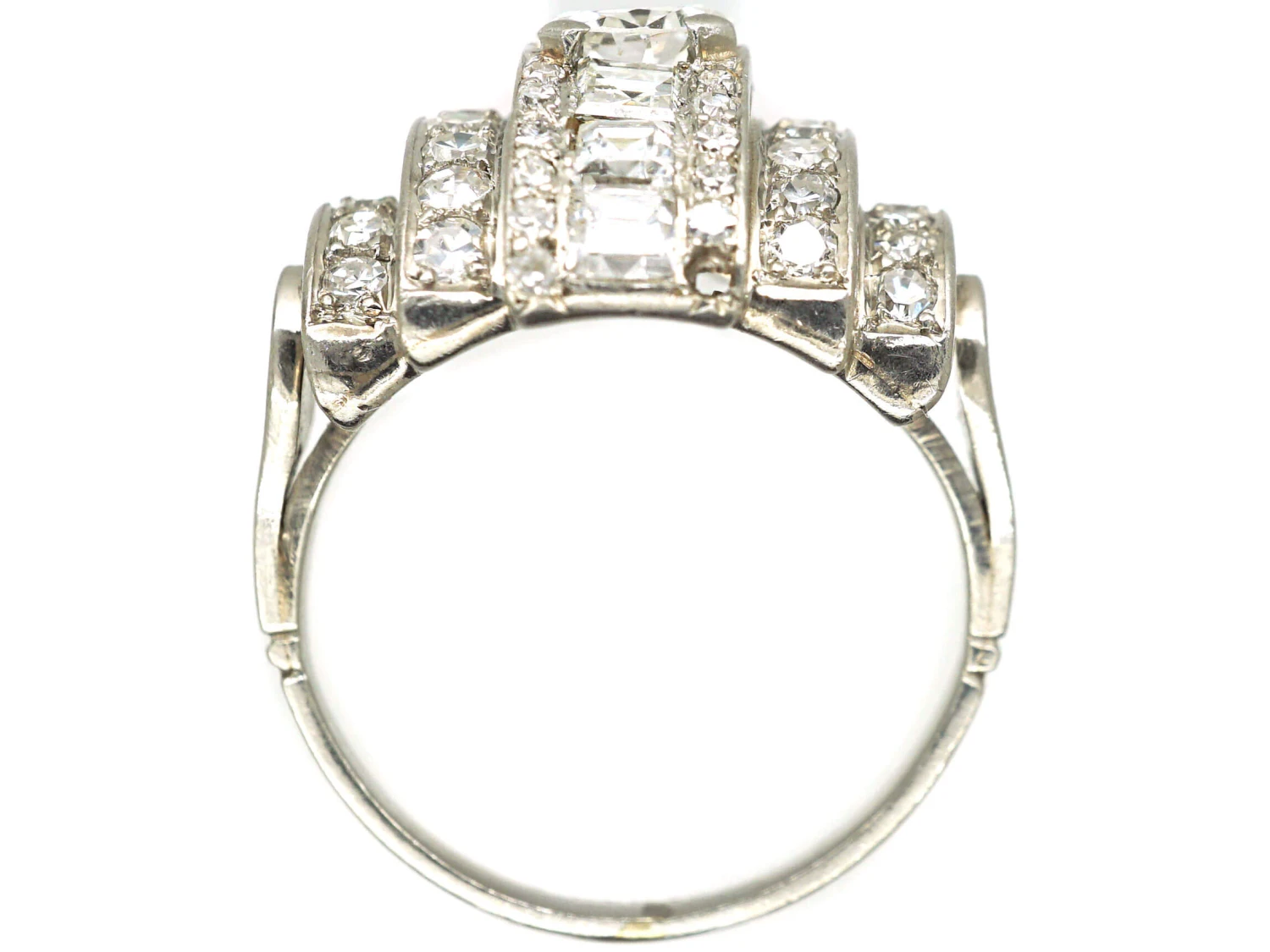 Art Deco 18ct White Gold & Diamond Curve Design Ring 5 Art Deco 18ct White Gold & Diamond Curve Design Ring - Image 3