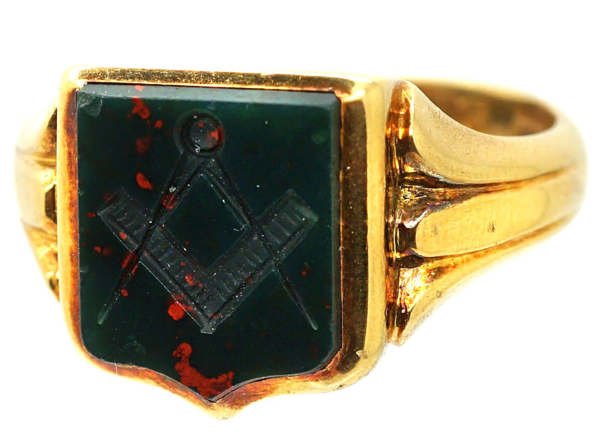 Masonic 18ct Gold Signet Ring With Bloodstone Masonic Intaglio Assayed In 1916 9 Masonic 18ct Gold Signet Ring With Bloodstone Masonic Intaglio Assayed In 1916 - Image 7