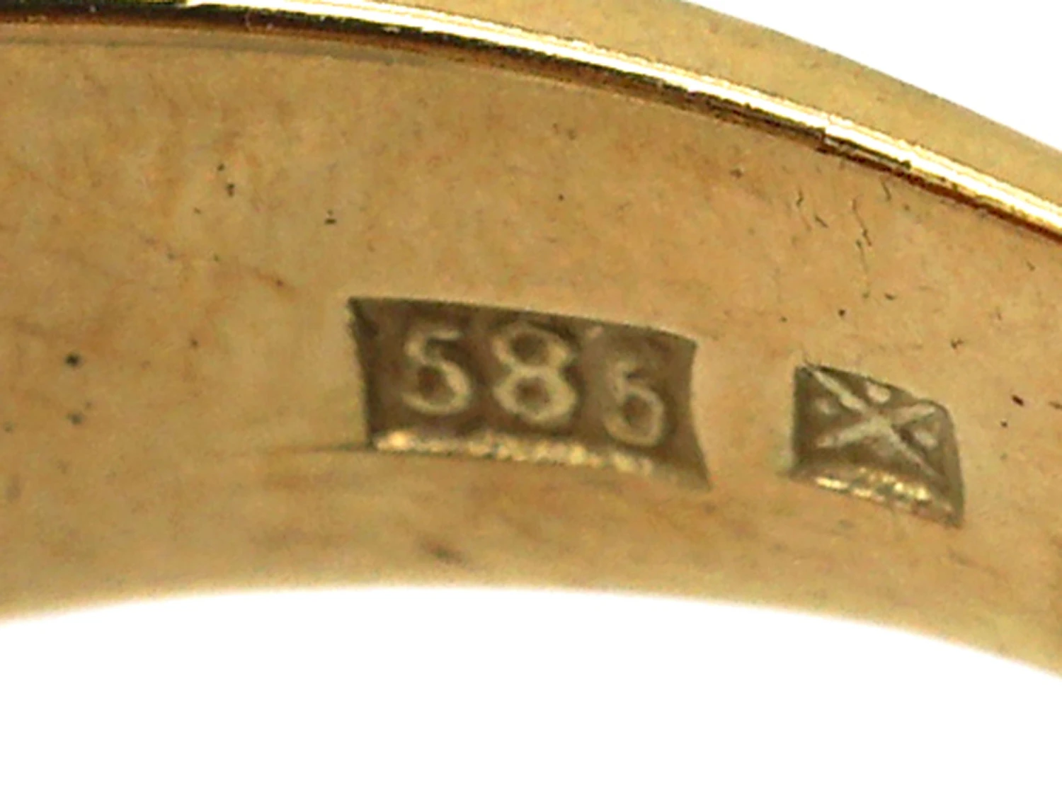 Early 20th Century 14ct Gold, Diamond & Carnelian Ring With A Carved Intaglio Of An Eagle 8 Early 20th Century 14ct Gold, Diamond & Carnelian Ring With A Carved Intaglio Of An Eagle - Image 6