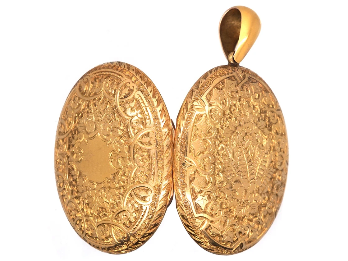 Victorian 15ct Gold Oval Engraved Locket 5 Victorian 15ct Gold Oval Engraved Locket - Image 3