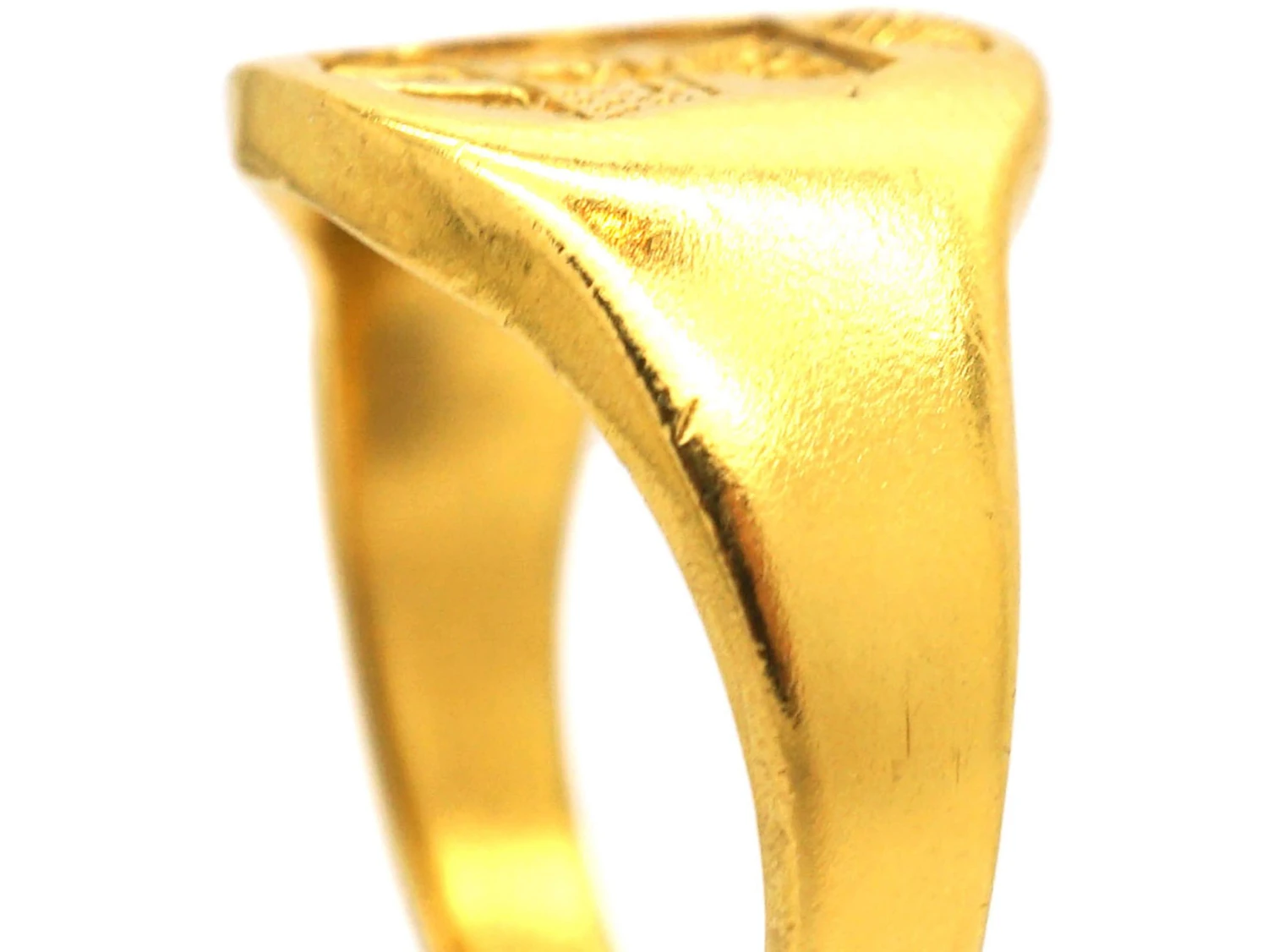 Early 20th Century 22ct Gold Signet Ring With Crest & Coronet Intaglio 4 Early 20th Century 22ct Gold Signet Ring With Crest & Coronet Intaglio - Image 2