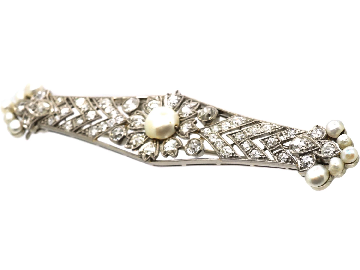 Early 20th Century 18ct White Gold, Diamond & Natural Pearl Brooch By Sybil Dunlop In Original Case 4 Early 20th Century 18ct White Gold, Diamond & Natural Pearl Brooch By Sybil Dunlop In Original Case - Image 2