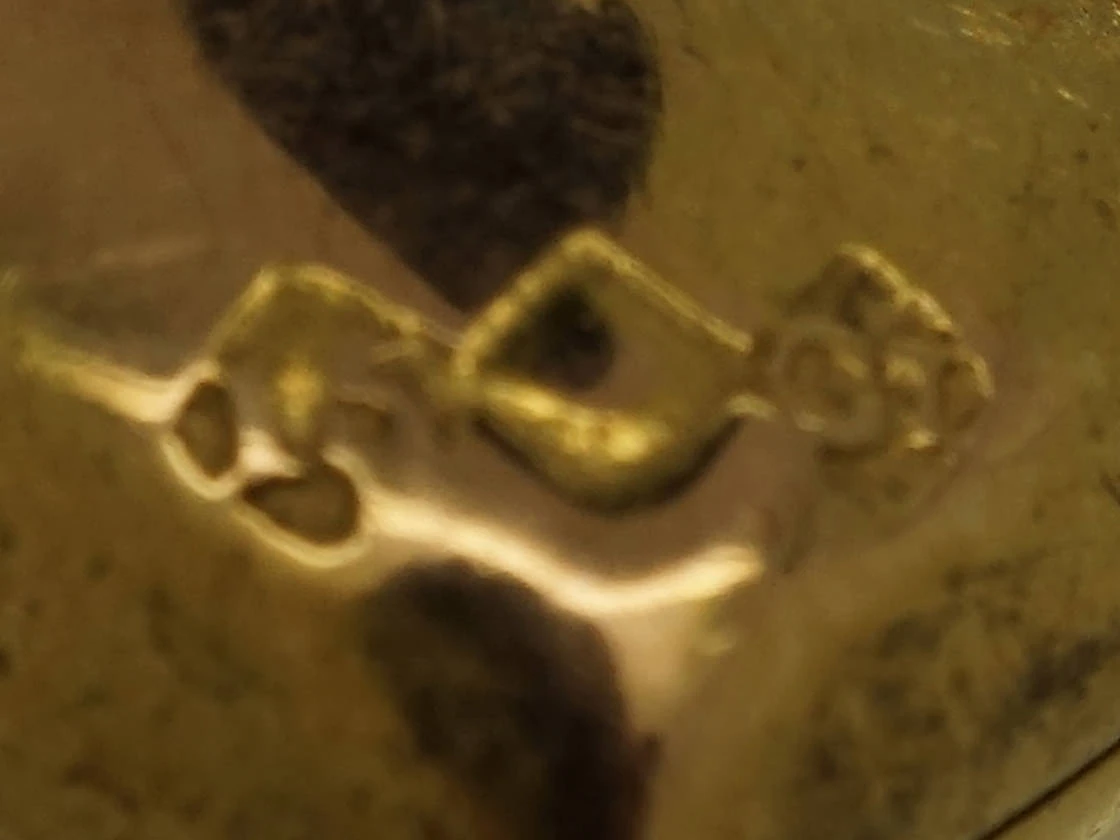 Victorian 15ct Gold Heart Shaped Locket Set With Sapphires & A Diamond 7 Victorian 15ct Gold Heart Shaped Locket Set With Sapphires & A Diamond - Image 5