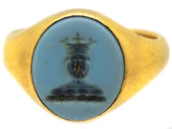 Edwardian 18ct Gold Signet Ring Set With Banded Onyx With Intaglio Of A Crowned Duke -Antique Jewellery Company DSC06318 1