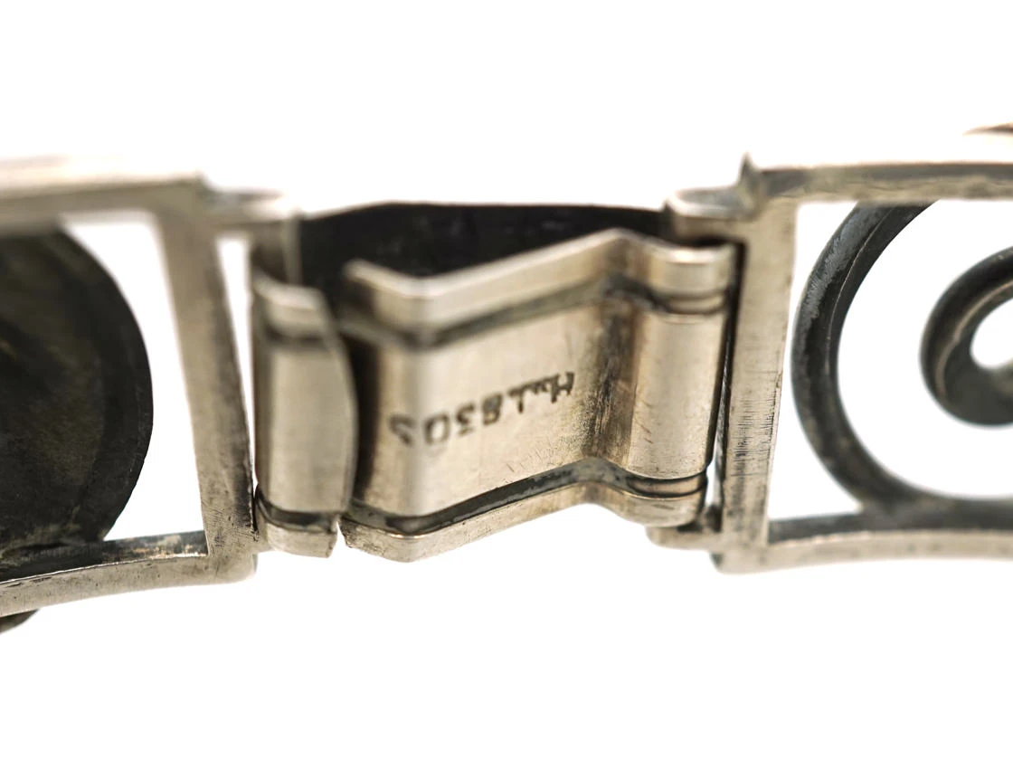 Art Deco Silver Leaf Motif Bracelet 5 Art Deco Silver Leaf Motif Bracelet - Image 3