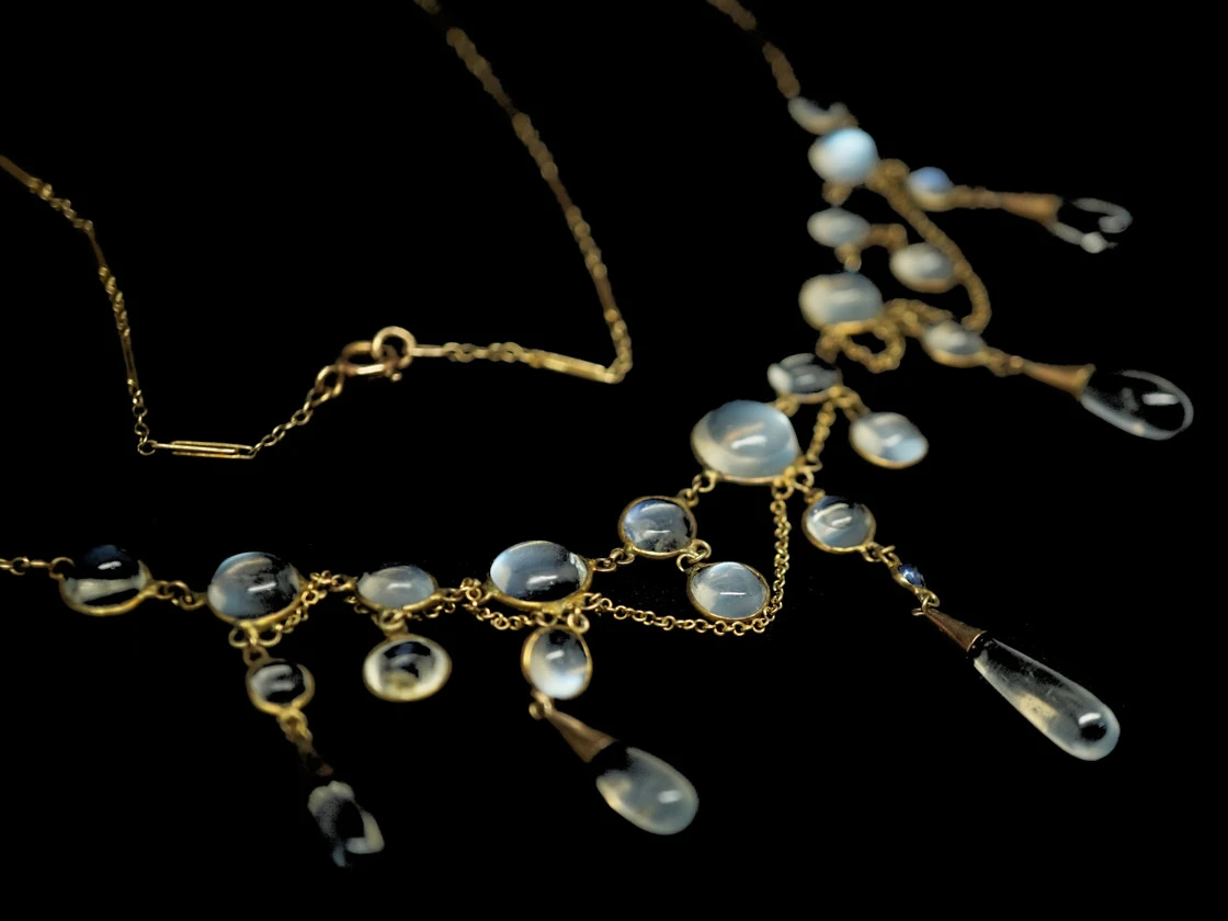 Edwardian 15ct Gold, Moonstone & Sapphire Necklace 7 Edwardian 15ct Gold, Moonstone & Sapphire Necklace - Image 5