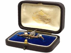 Edwardian 18ct Two Colour Gold & Silver Novelty Brooch Of A Bird On A Branch With Two Mistletoe Sprigs In Original Case -Antique Jewellery Company DSC07675 scaled 1