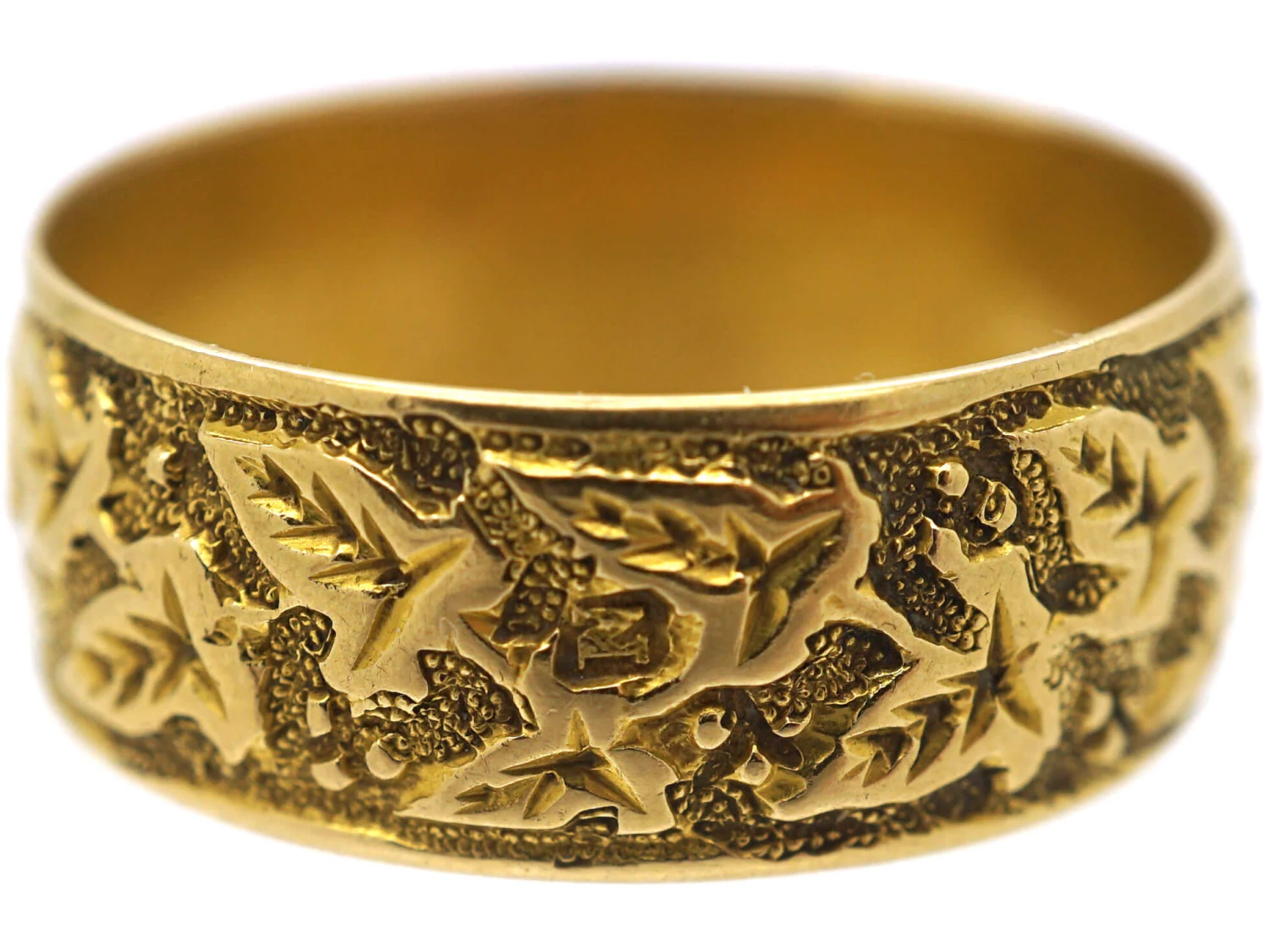 Victorian 18ct Gold Wedding Band With Ivy Leaf Motif 7 Victorian 18ct Gold Wedding Band With Ivy Leaf Motif - Image 5