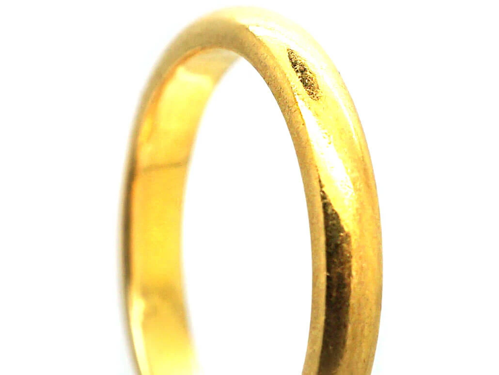 Early 20th Century 22ct Gold Wedding Ring 4 Early 20th Century 22ct Gold Wedding Ring - Image 2