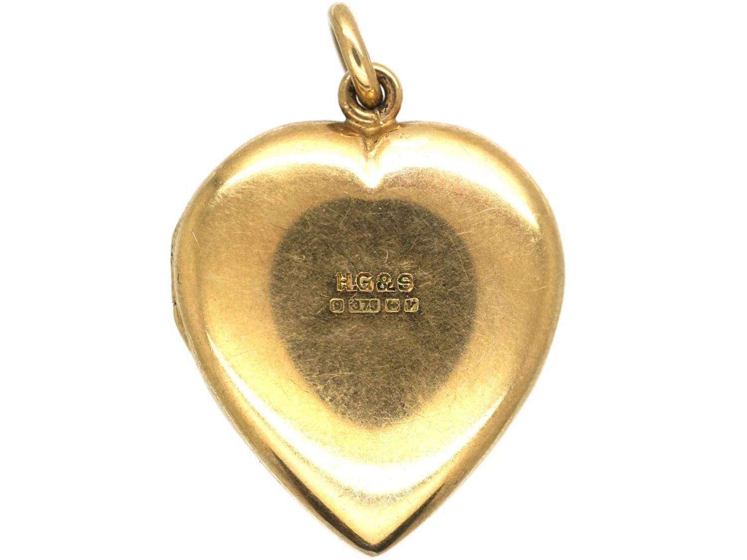 9ct Gold Heart Shaped Locket With Scroll Engraved Detail 6 9ct Gold Heart Shaped Locket With Scroll Engraved Detail - Image 4