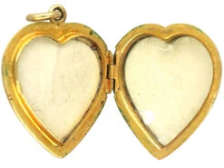 9ct Gold Heart Shaped Locket With Scroll Engraved Detail 8 9ct Gold Heart Shaped Locket With Scroll Engraved Detail -Antique Jewellery Company DSC09263