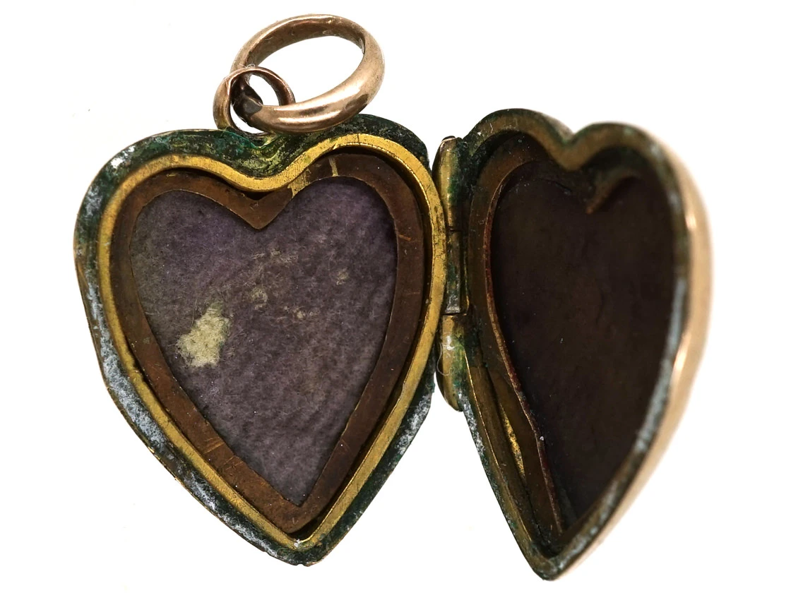 Edwardian 9ct Gold Heart Shaped Locket Studded With Natural Split Pearls 5 Edwardian 9ct Gold Heart Shaped Locket Studded With Natural Split Pearls - Image 3
