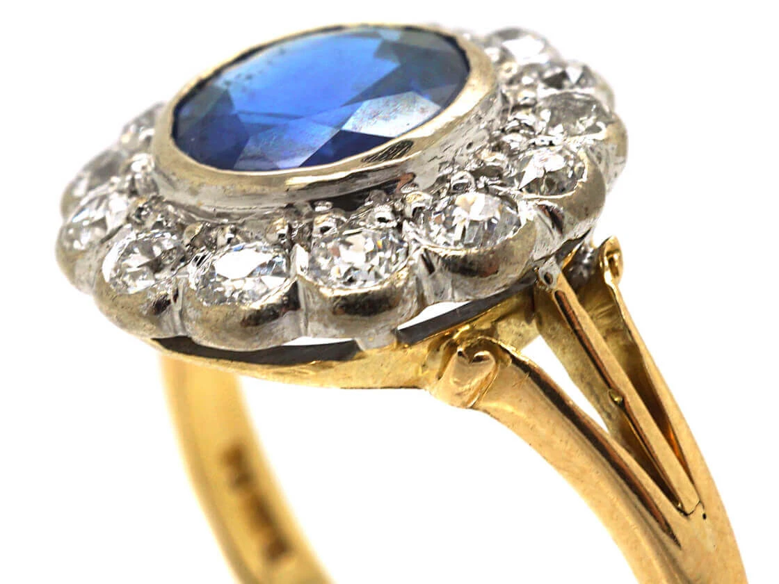 18ct Gold & Platinum, Large Sapphire & Diamond Cluster Ring 4 18ct Gold & Platinum, Large Sapphire & Diamond Cluster Ring - Image 2