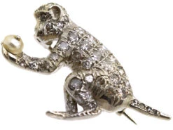 Edwardian 18ct White Gold Brooch Of A Monkey Set With Diamonds Holding A Pearl 6 Edwardian 18ct White Gold Brooch Of A Monkey Set With Diamonds Holding A Pearl -Antique Jewellery Company DSC09700