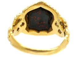 Victorian 18ct Gold & Shield Shaped Bloodstone Signet Ring 15 Victorian 18ct Gold & Shield Shaped Bloodstone Signet Ring -Antique Jewellery Company DSC09783