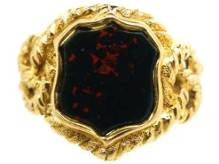 Victorian 18ct Gold & Shield Shaped Bloodstone Signet Ring 11 Victorian 18ct Gold & Shield Shaped Bloodstone Signet Ring -Antique Jewellery Company DSC09785